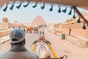 carriage ride at giza pyramids