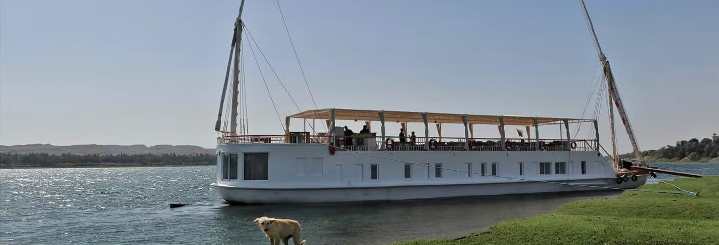 Three Pyramids Dahabiya